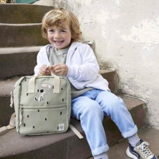 Moderný tvar, roztomilé nášivky a funkčné detaily robia z batôžkov Lässig ideálnu voľbu do škôlky a na výlety 😍 Vodeodolný...